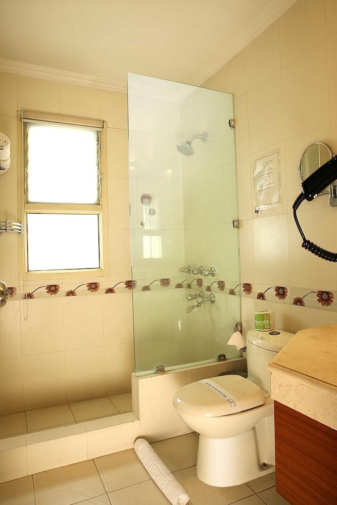 Ahuja Residency Sunder Nagar Hotel 3*
