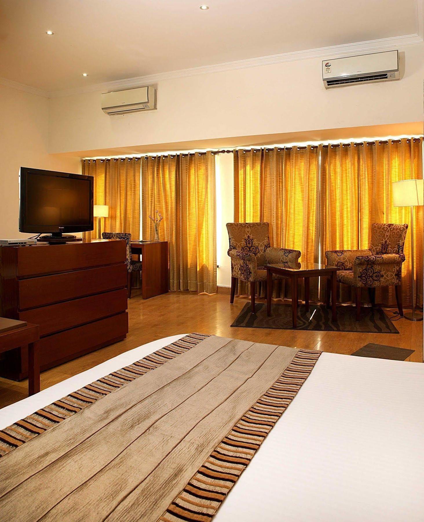 Ahuja Residency Sunder Nagar Hotel 3*
