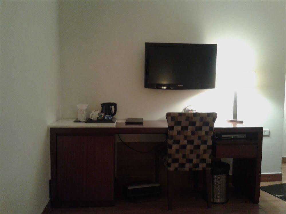 Ahuja Residency Sunder Nagar 3*
