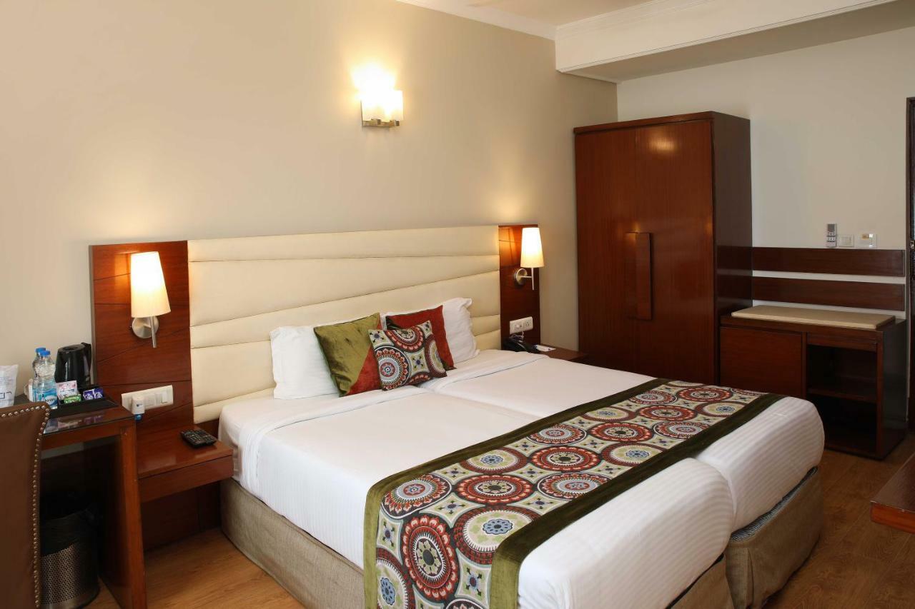 Ahuja Residency Sunder Nagar Hotel 3*